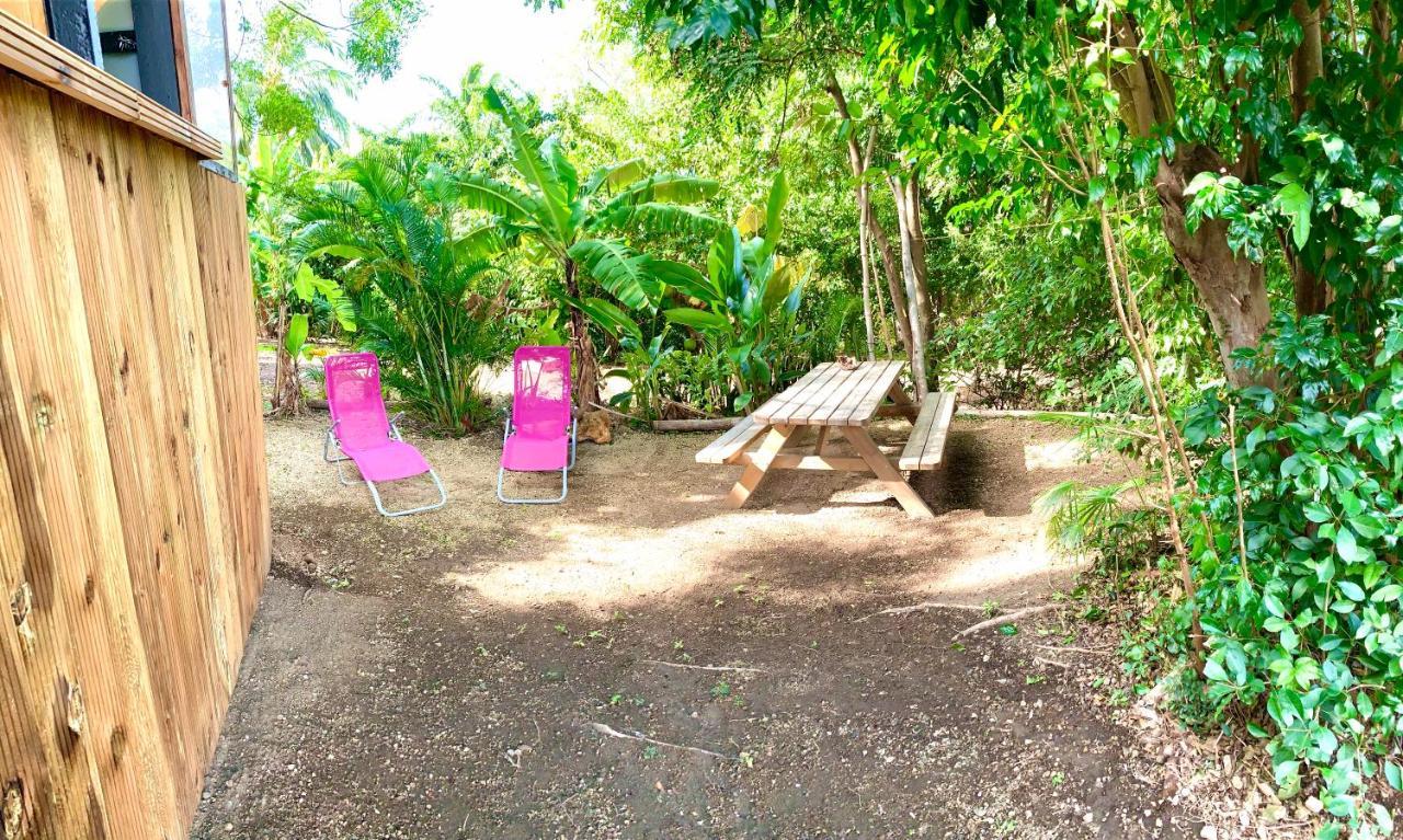 LODGE COLIBRIS vue panoramique mer et montagne pelée , 500 m plage dans un parc , Calme assuré Idéal pour découvrir le nord Caraïbes Le Carbet Esterno foto