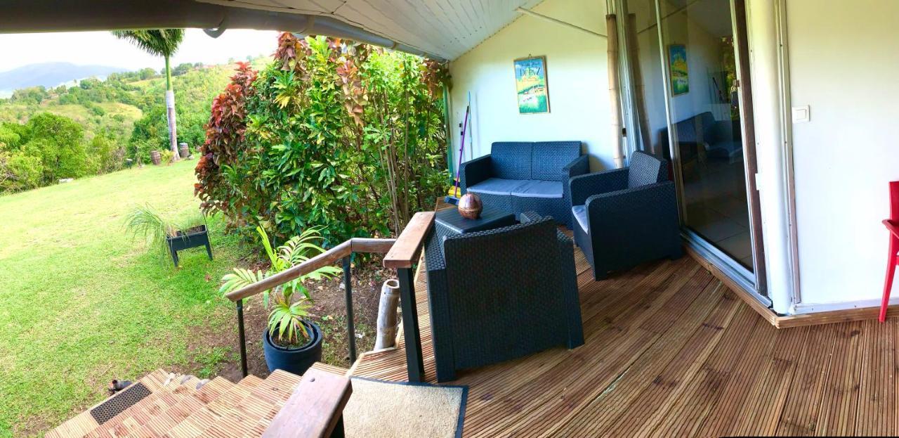 LODGE COLIBRIS vue panoramique mer et montagne pelée , 500 m plage dans un parc , Calme assuré Idéal pour découvrir le nord Caraïbes Le Carbet Esterno foto