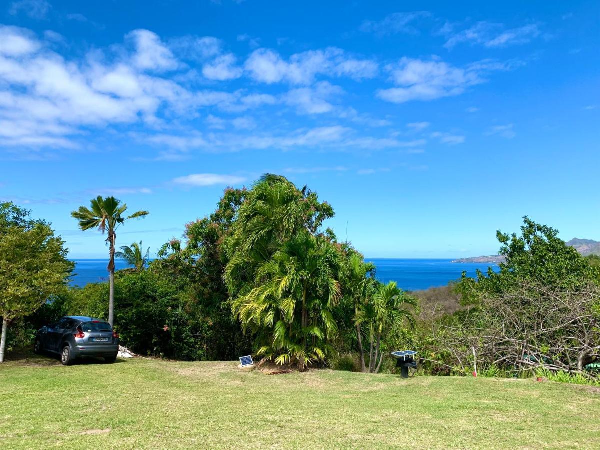 LODGE COLIBRIS vue panoramique mer et montagne pelée , 500 m plage dans un parc , Calme assuré Idéal pour découvrir le nord Caraïbes Le Carbet Esterno foto