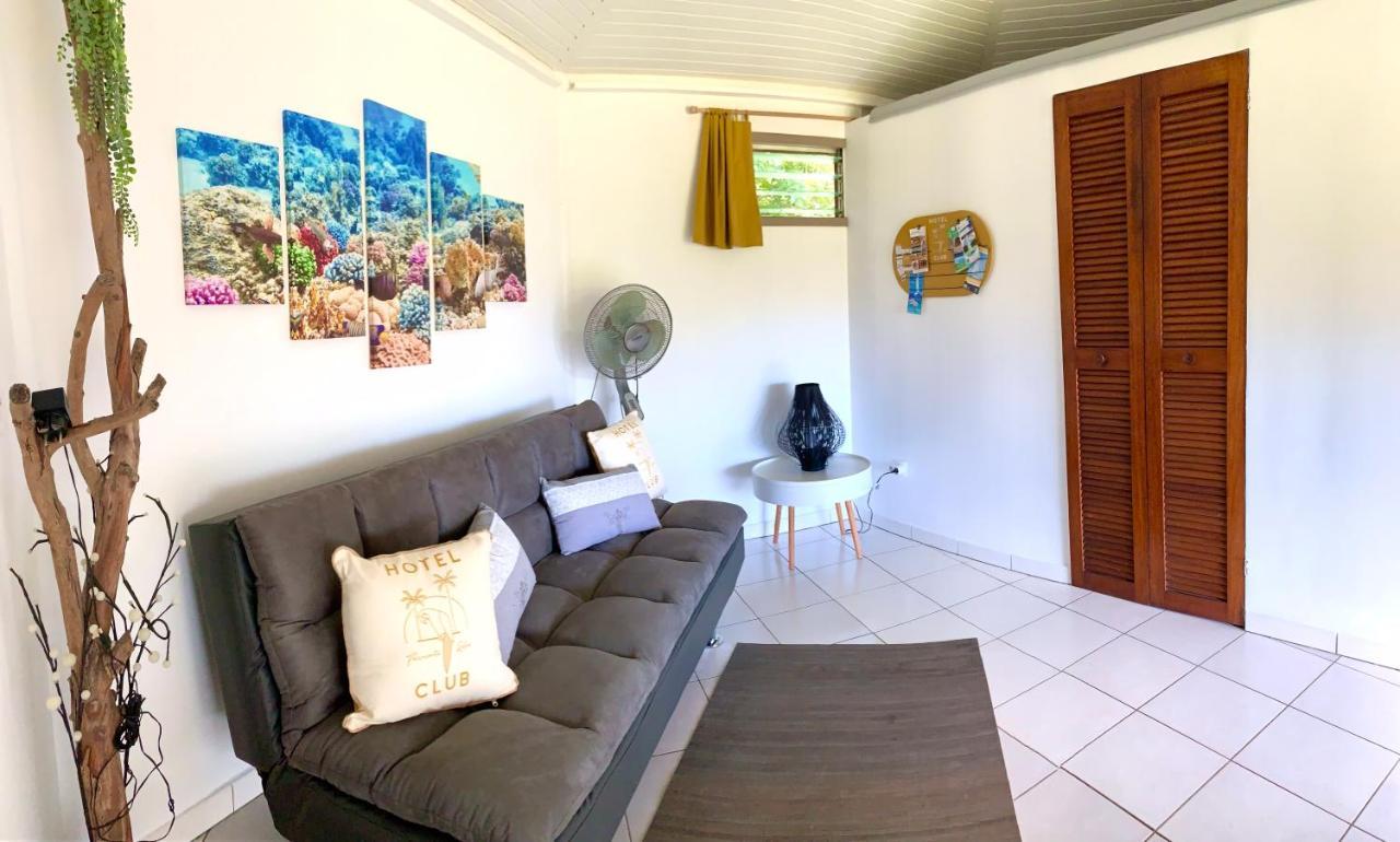 LODGE COLIBRIS vue panoramique mer et montagne pelée , 500 m plage dans un parc , Calme assuré Idéal pour découvrir le nord Caraïbes Le Carbet Esterno foto