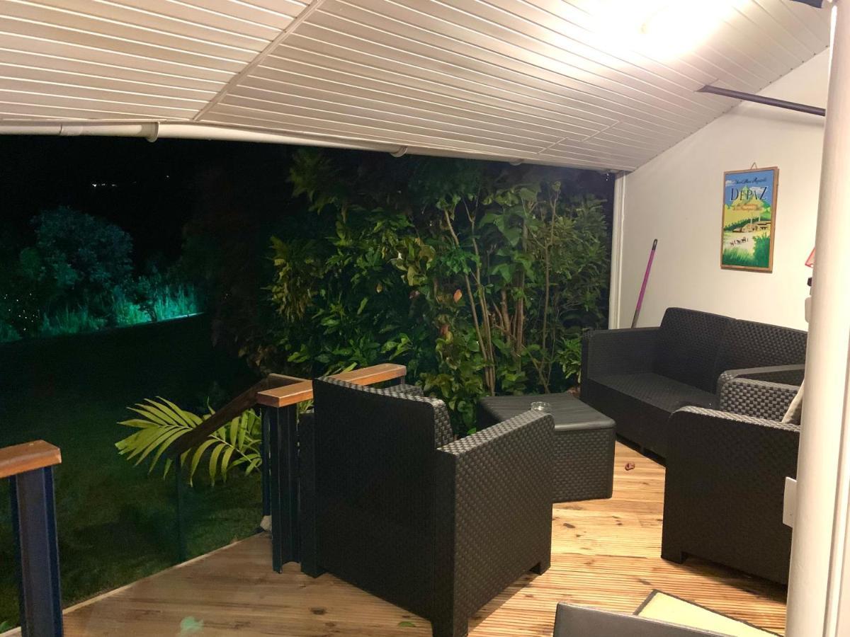 LODGE COLIBRIS vue panoramique mer et montagne pelée , 500 m plage dans un parc , Calme assuré Idéal pour découvrir le nord Caraïbes Le Carbet Esterno foto