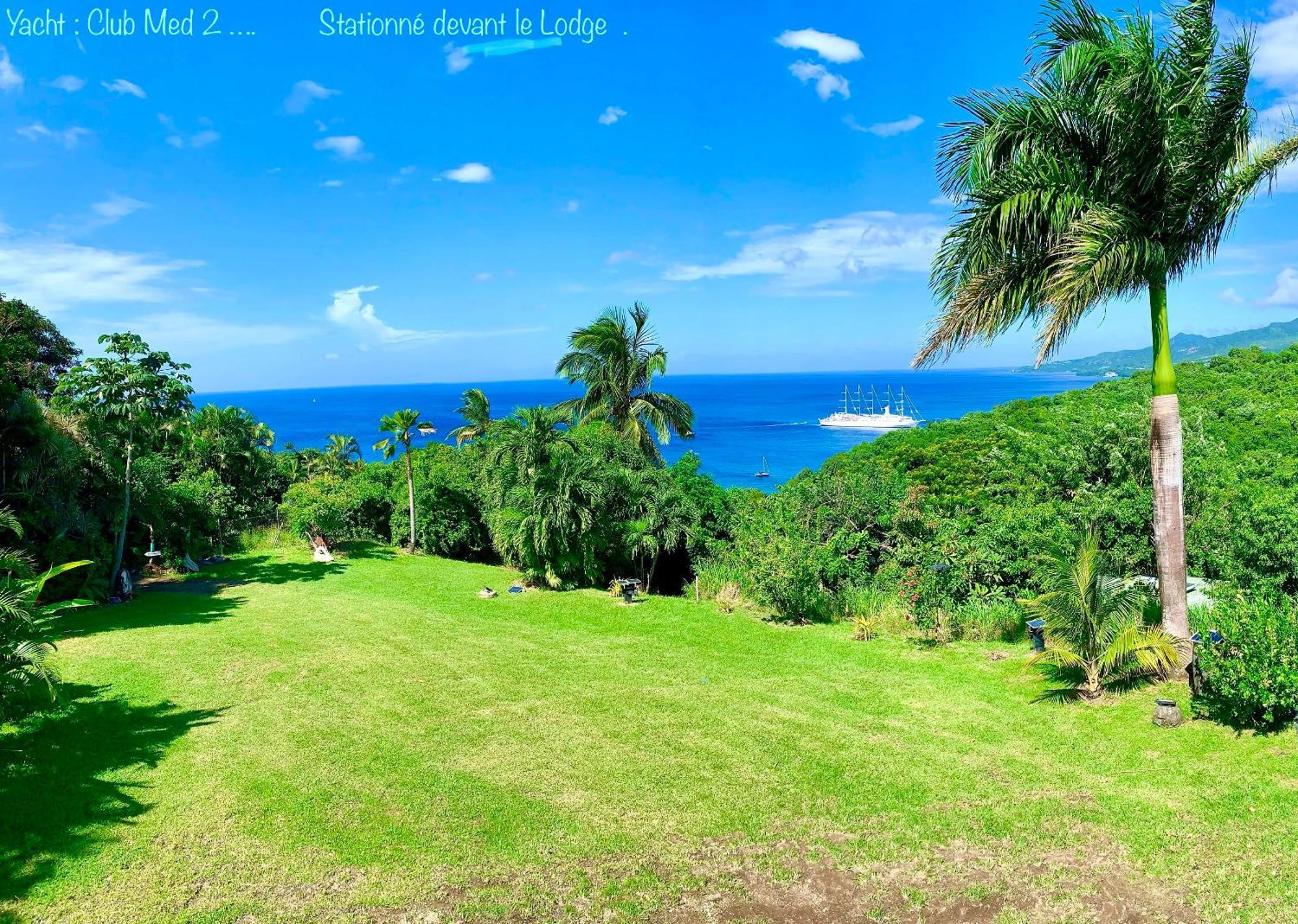 LODGE COLIBRIS vue panoramique mer et montagne pelée , 500 m plage dans un parc , Calme assuré Idéal pour découvrir le nord Caraïbes Le Carbet Esterno foto
